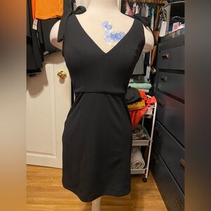 Women’s Size XS Express Black Sleeveless Mini Dress W/ Shoulder Bow Detailing
